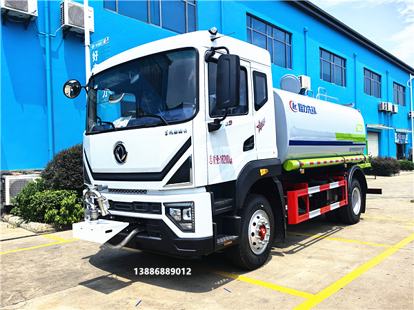 東風(fēng)多利卡D9霧炮車(chē)