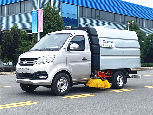 長(zhǎng)安國六3方掃路車