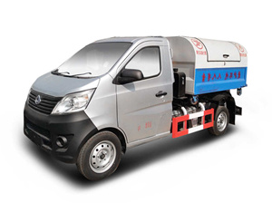 國五長(zhǎng)安勾臂式垃圾車