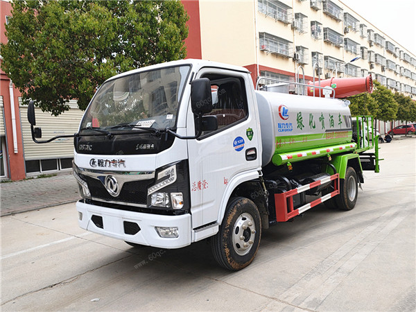 好的灑水車(chē)才能獲得認(rèn)可，老客戶回購(gòu)兩臺(tái)程力霧炮灑水車(chē)