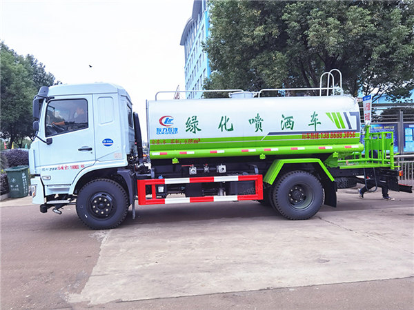12噸灑水車多少錢，12噸灑水車包月出租要多少錢