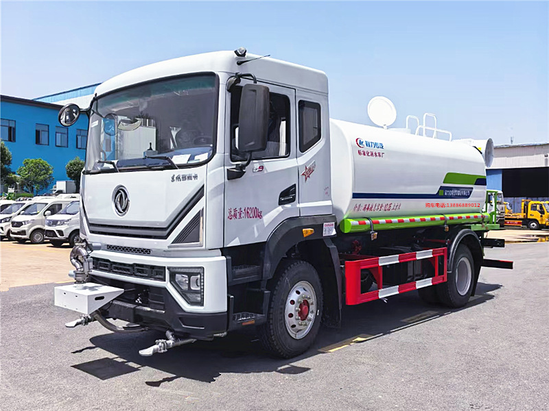 東風(fēng)多利卡D9灑水霧炮車(chē)